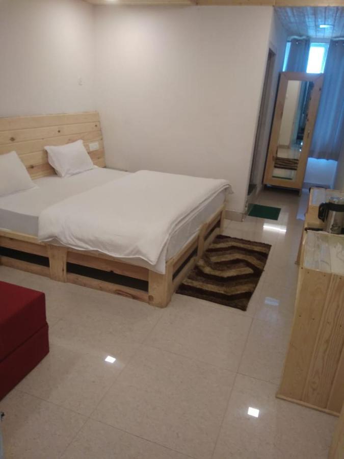 Hotel Charanpaduka 바드리나트 외부 사진