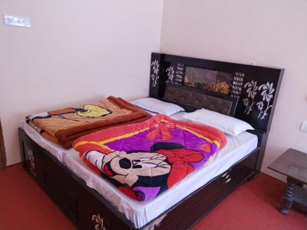 Hotel Charanpaduka 바드리나트 외부 사진